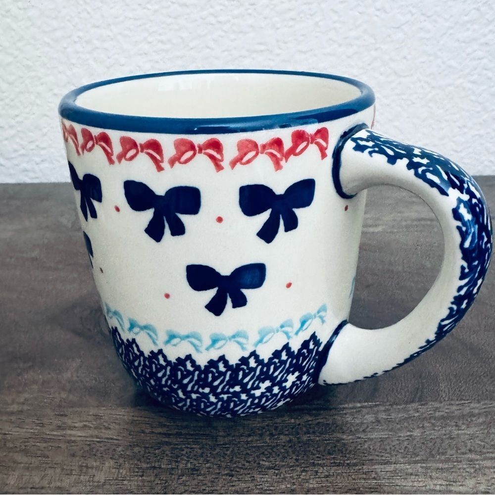 Boleslawiec Polish Pottery Ribbon Bow Mug Cup